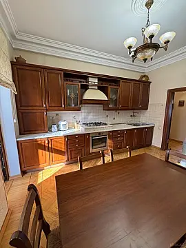 Satılır 7 otaqlı mənzil 156 m²