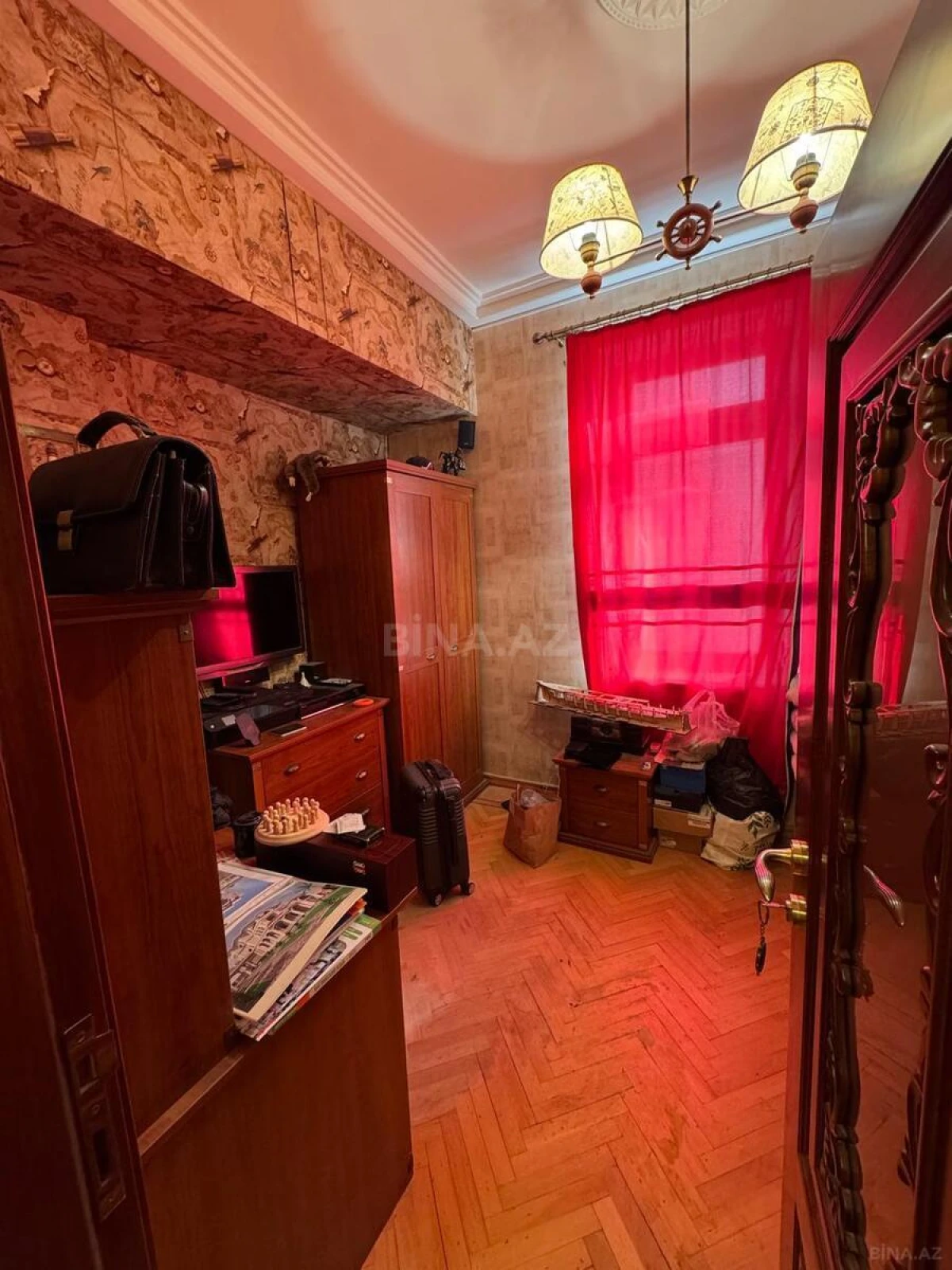 Satılır 7 otaqlı mənzil 156 m²