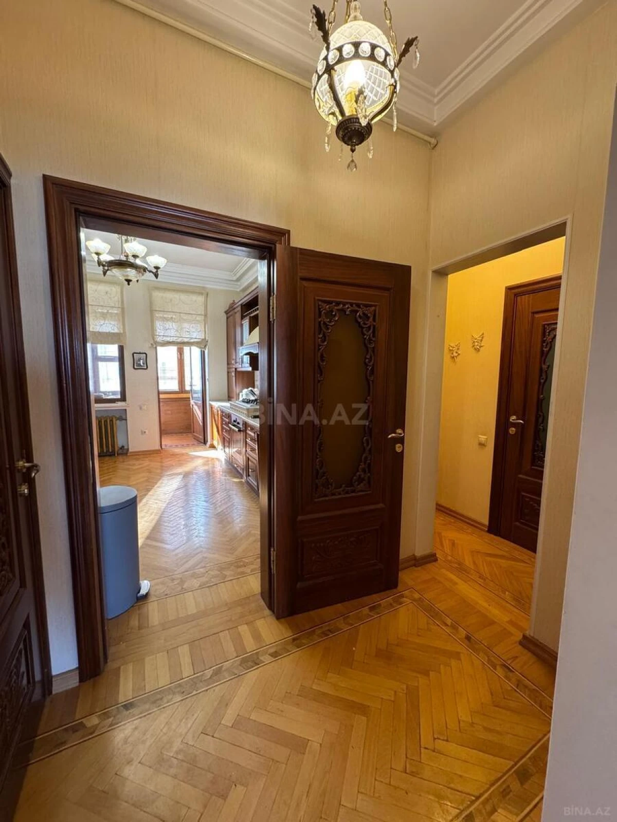 Satılır 7 otaqlı mənzil 156 m²