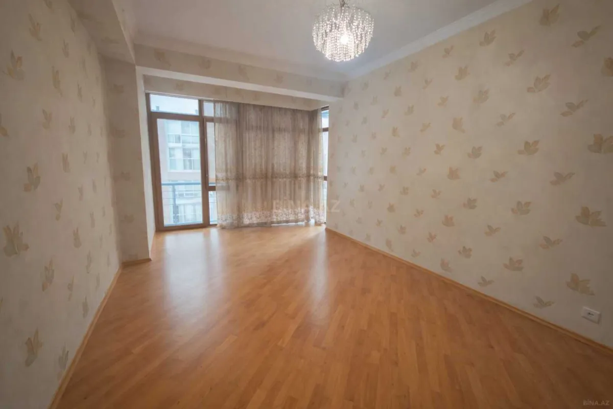 Satılır 4 otaqlı mənzil 177.1 m²