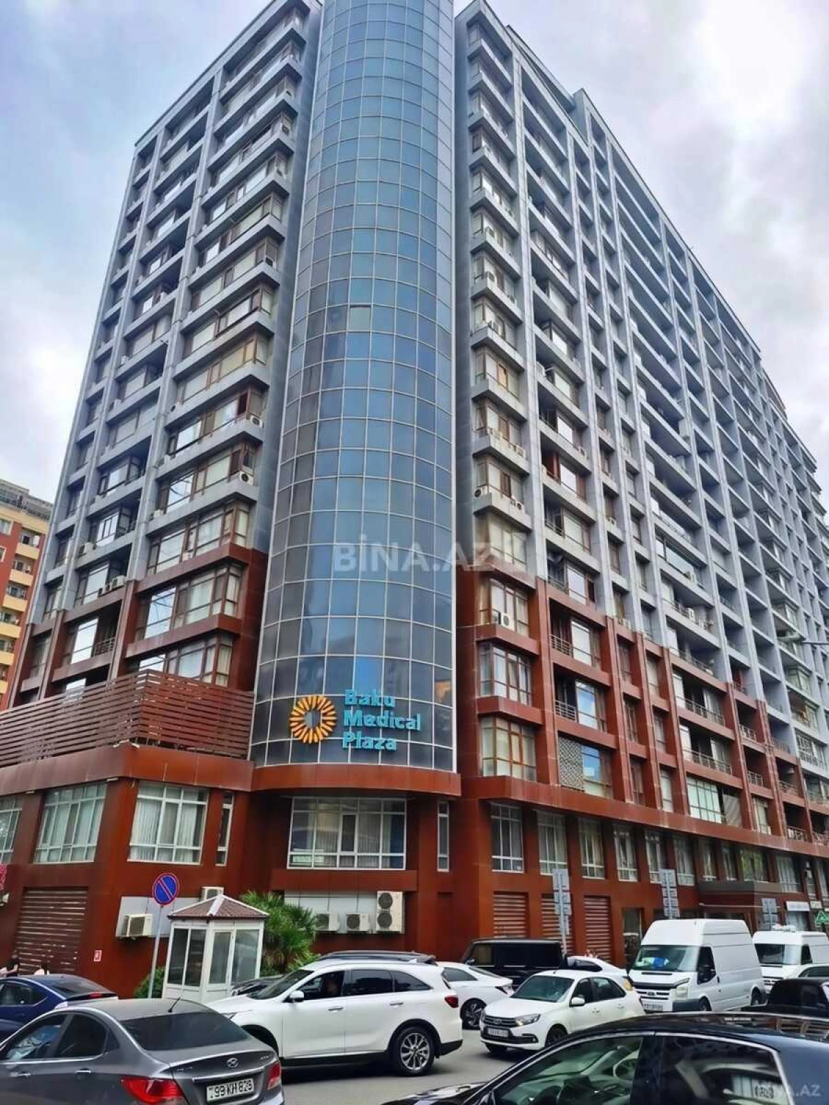 Satılır 4 otaqlı mənzil 177.1 m²