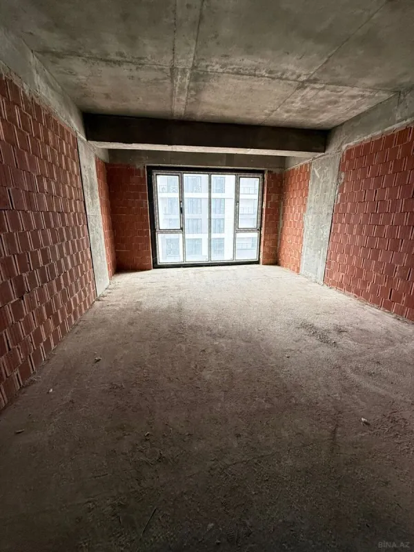 Satılır 4 otaqlı mənzil 173 m²