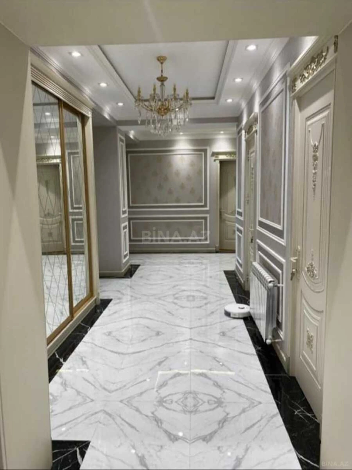 Satılır 3 otaqlı mənzil 138 m²