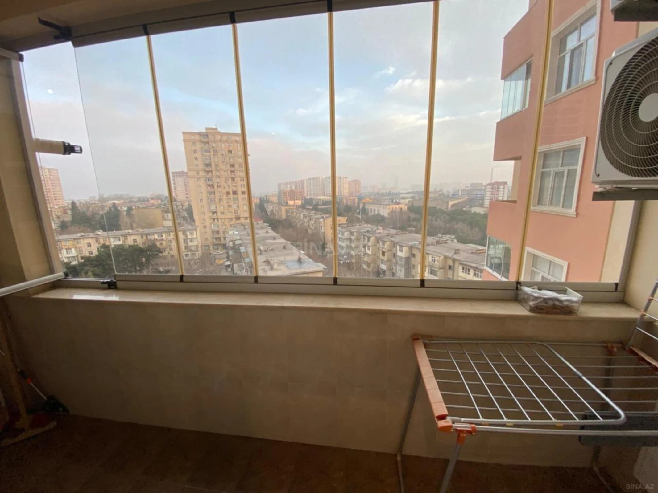 Satılır 3 otaqlı mənzil 138 m²