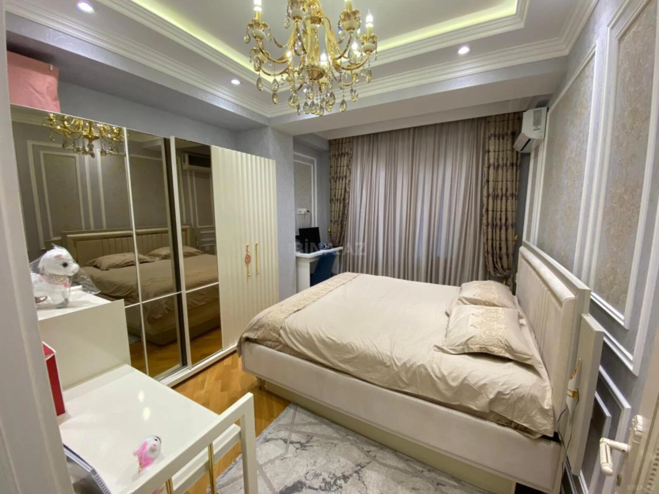 Satılır 3 otaqlı mənzil 138 m²