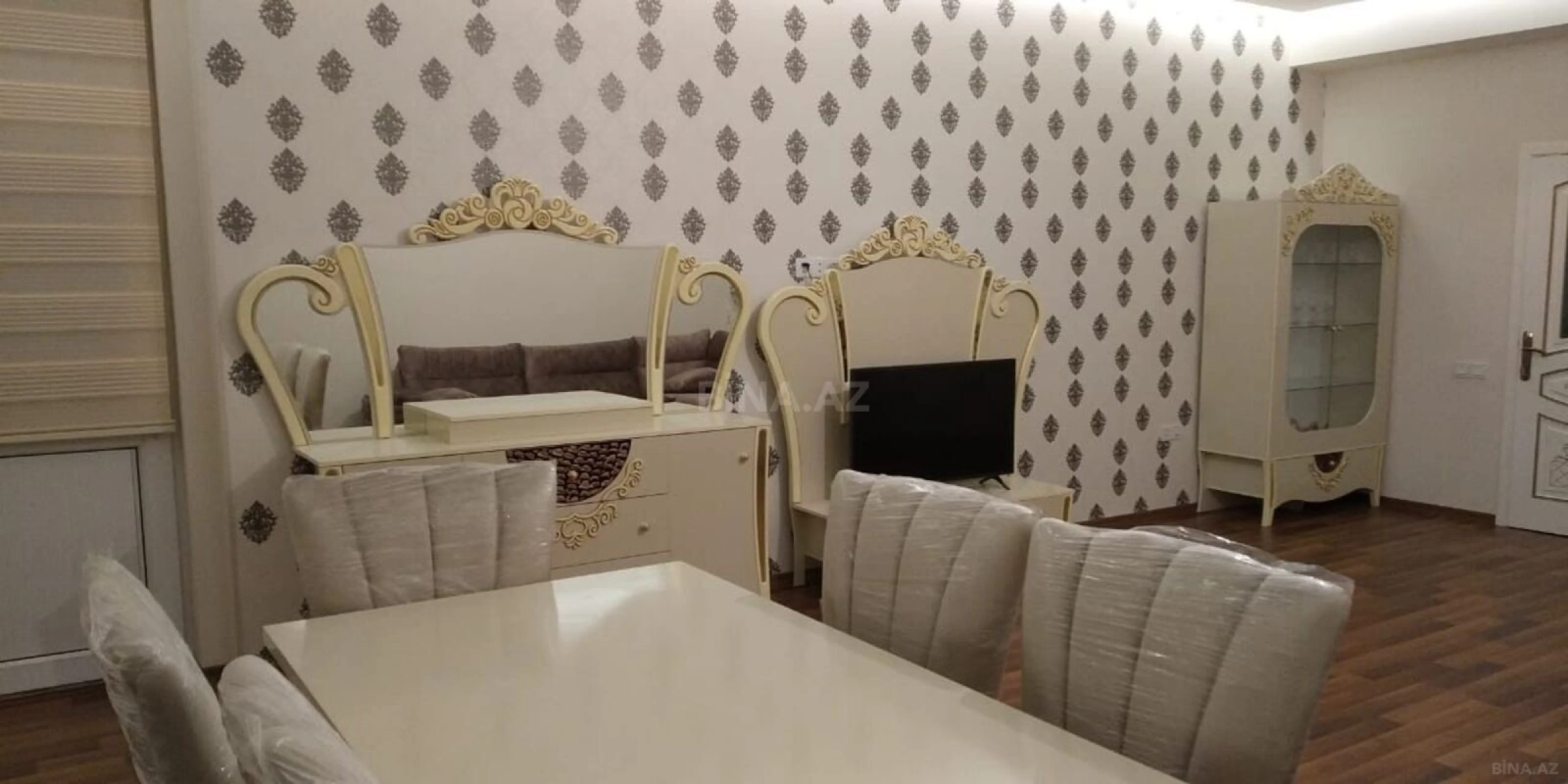 Kirayə verilir 3 otaqlı mənzil 140 m²