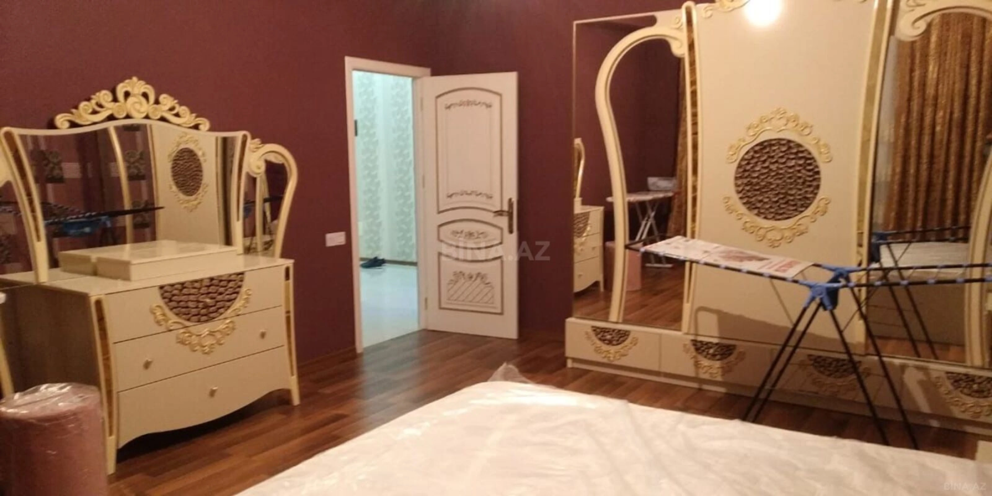 Kirayə verilir 3 otaqlı mənzil 140 m²