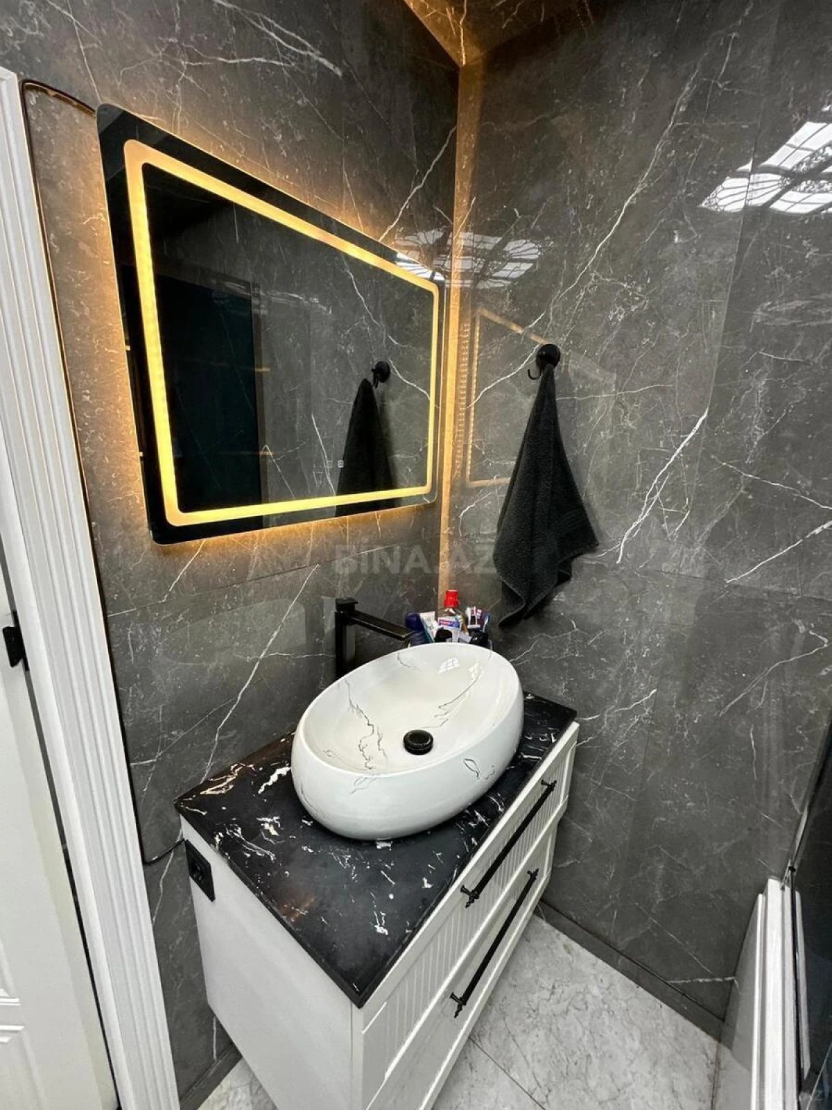 Kirayə verilir 3 otaqlı mənzil 130 m²
