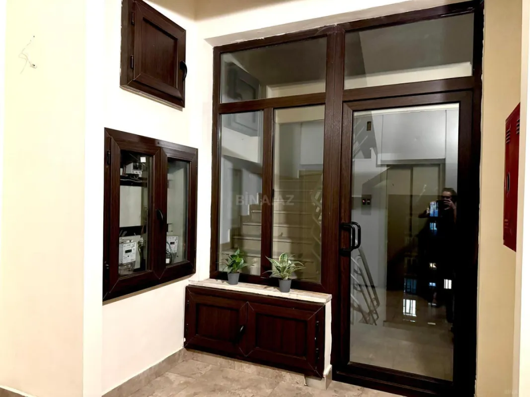 Satılır 3 otaqlı mənzil 140 m²
