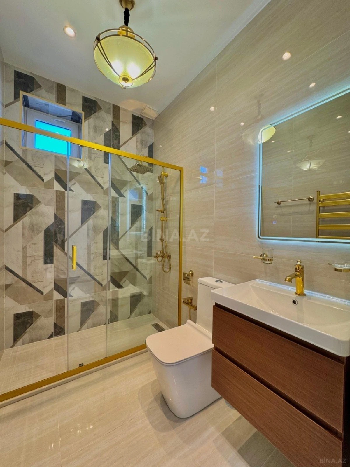 Satılır 4 otaqlı həyət evi 200 m²