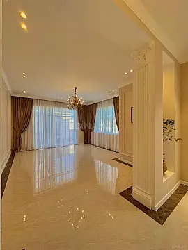 Satılır 4 otaqlı həyət evi 200 m²