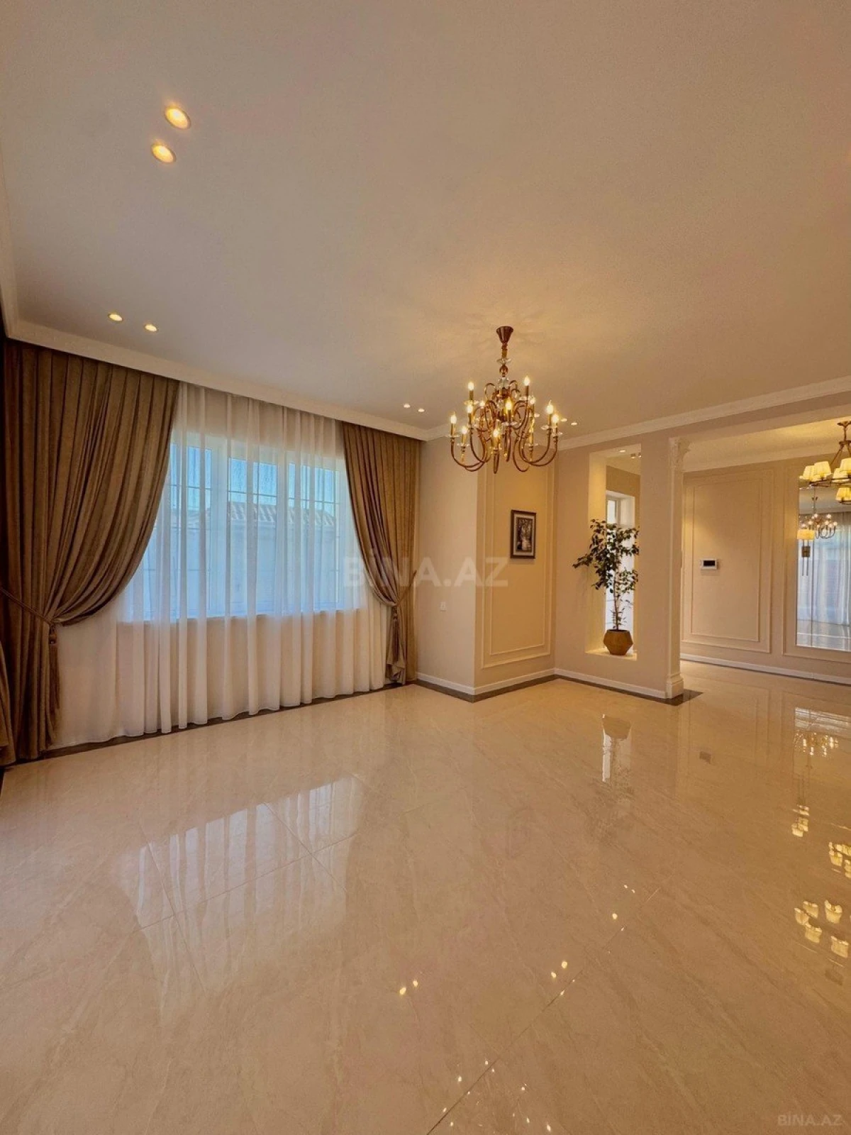 Satılır 4 otaqlı həyət evi 200 m²