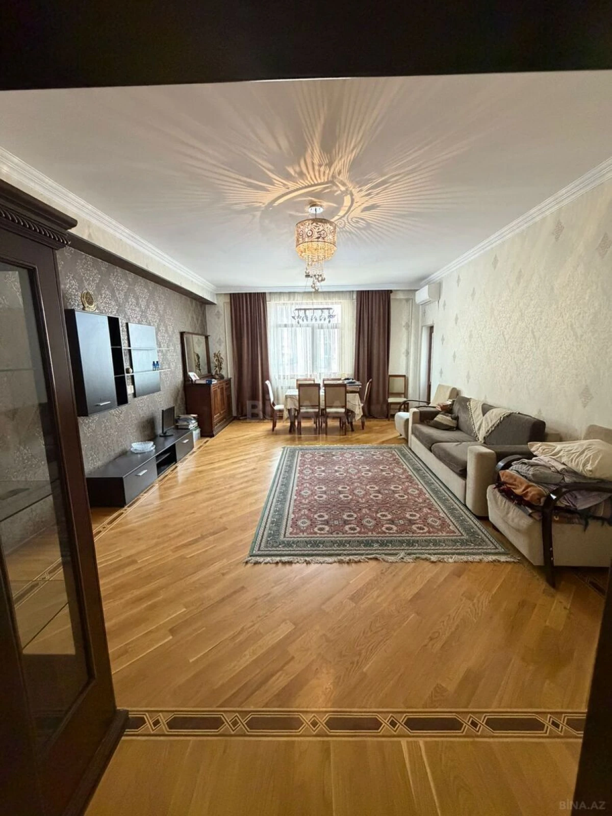 Satılır 3 otaqlı mənzil 135 m²