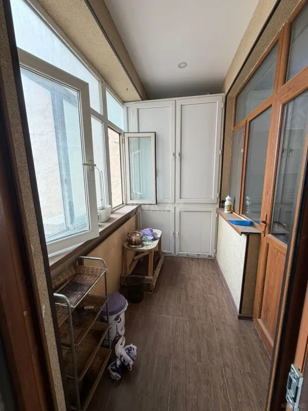 Satılır 3 otaqlı mənzil 135 m²