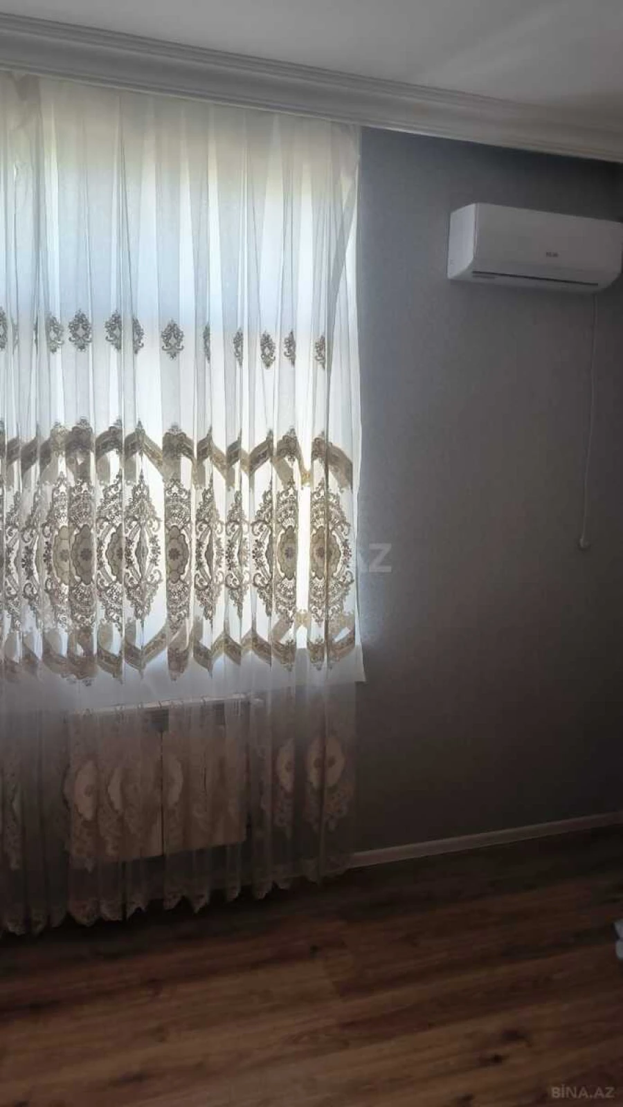 Satılır 3 otaqlı mənzil 105 m²