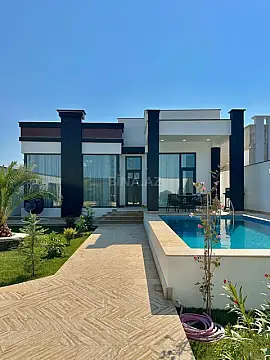 Satılır 4 otaqlı həyət evi 160 m²