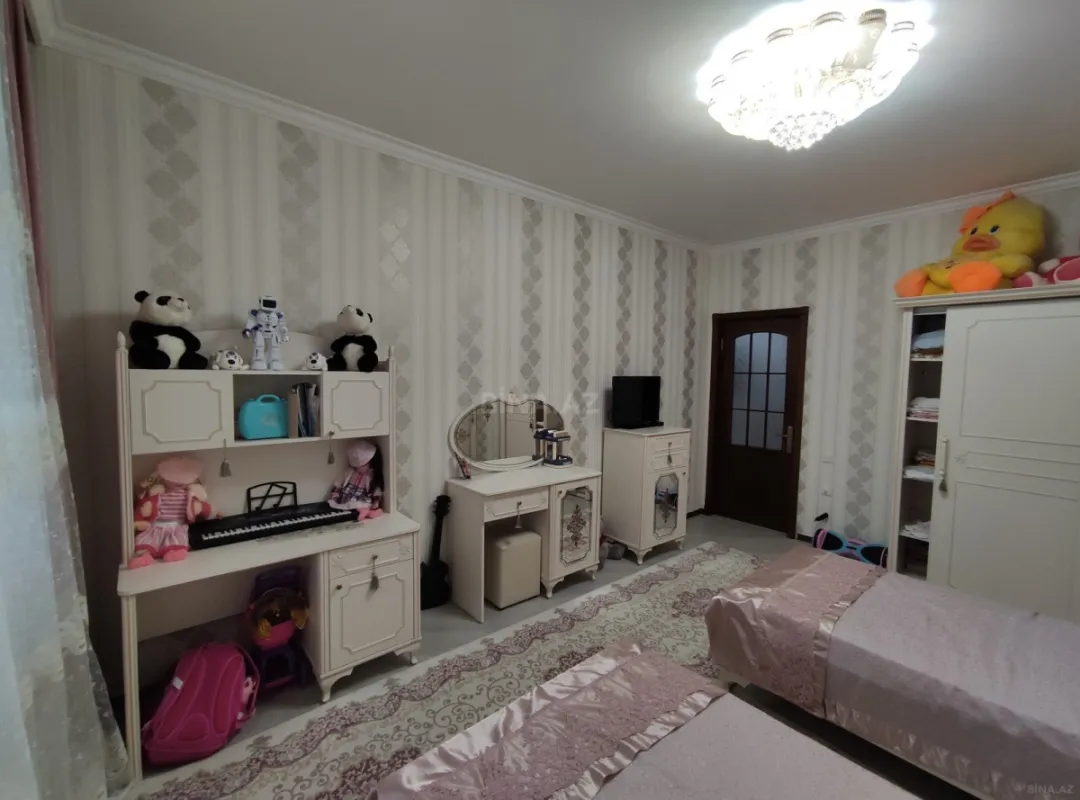 Satılır 3 otaqlı mənzil 165 m²