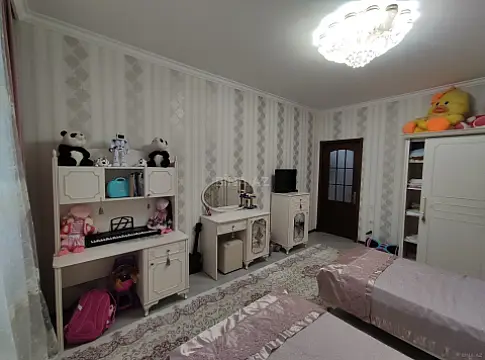 Satılır 3 otaqlı mənzil 165 m²