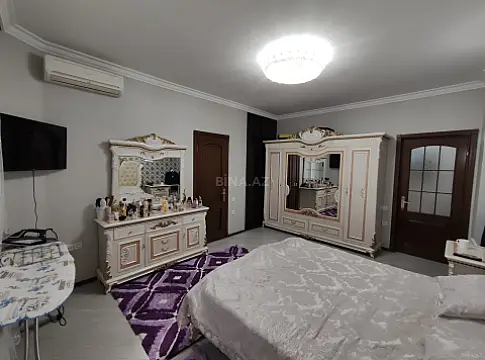 Satılır 3 otaqlı mənzil 165 m²