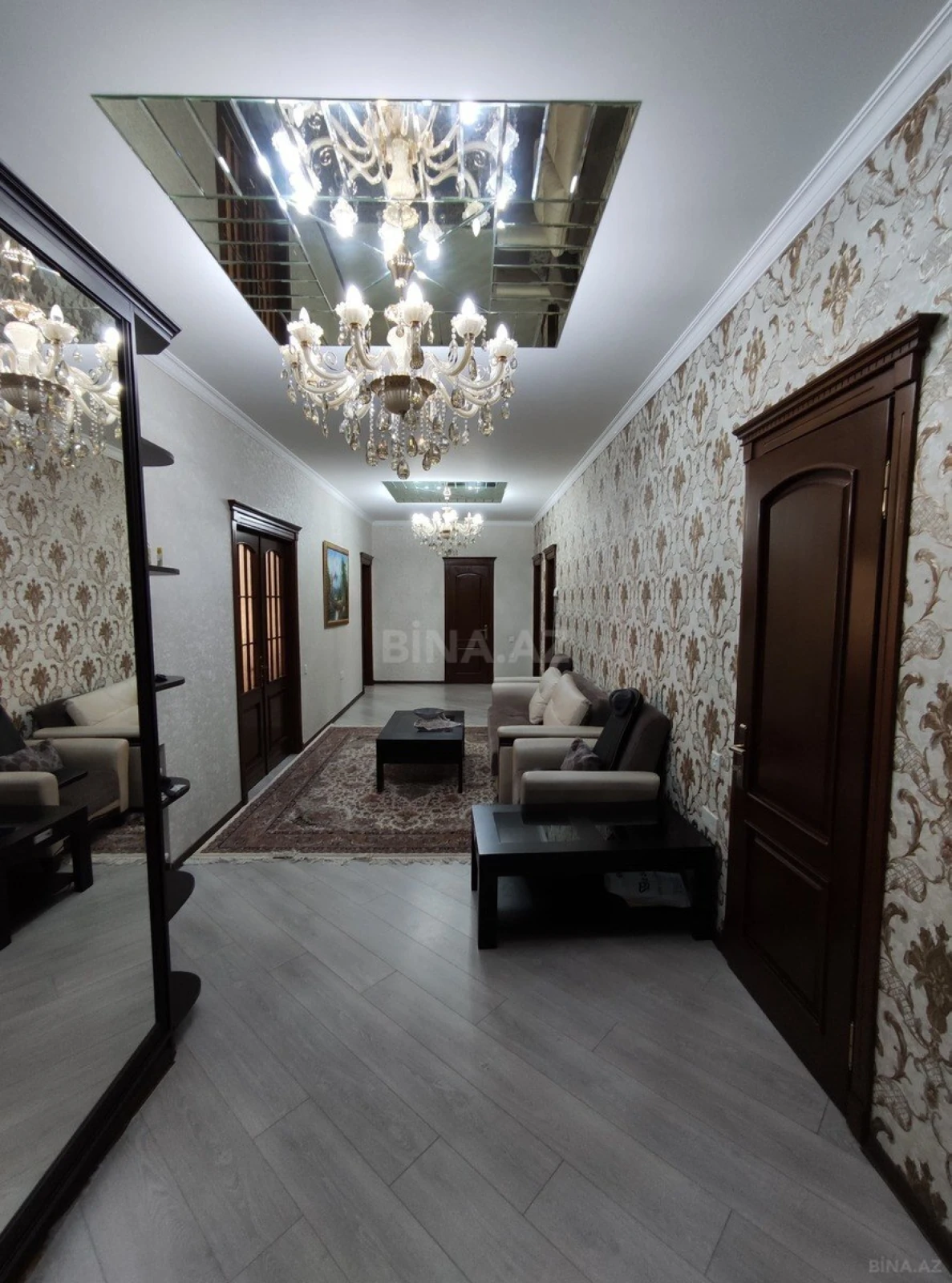 Satılır 3 otaqlı mənzil 165 m²