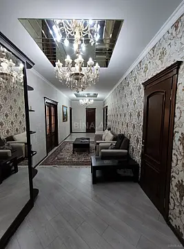 Satılır 3 otaqlı mənzil 165 m²
