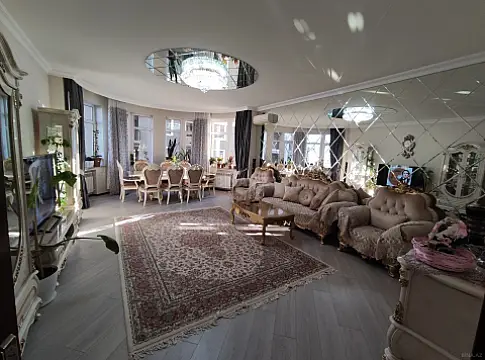 Satılır 3 otaqlı mənzil 165 m²