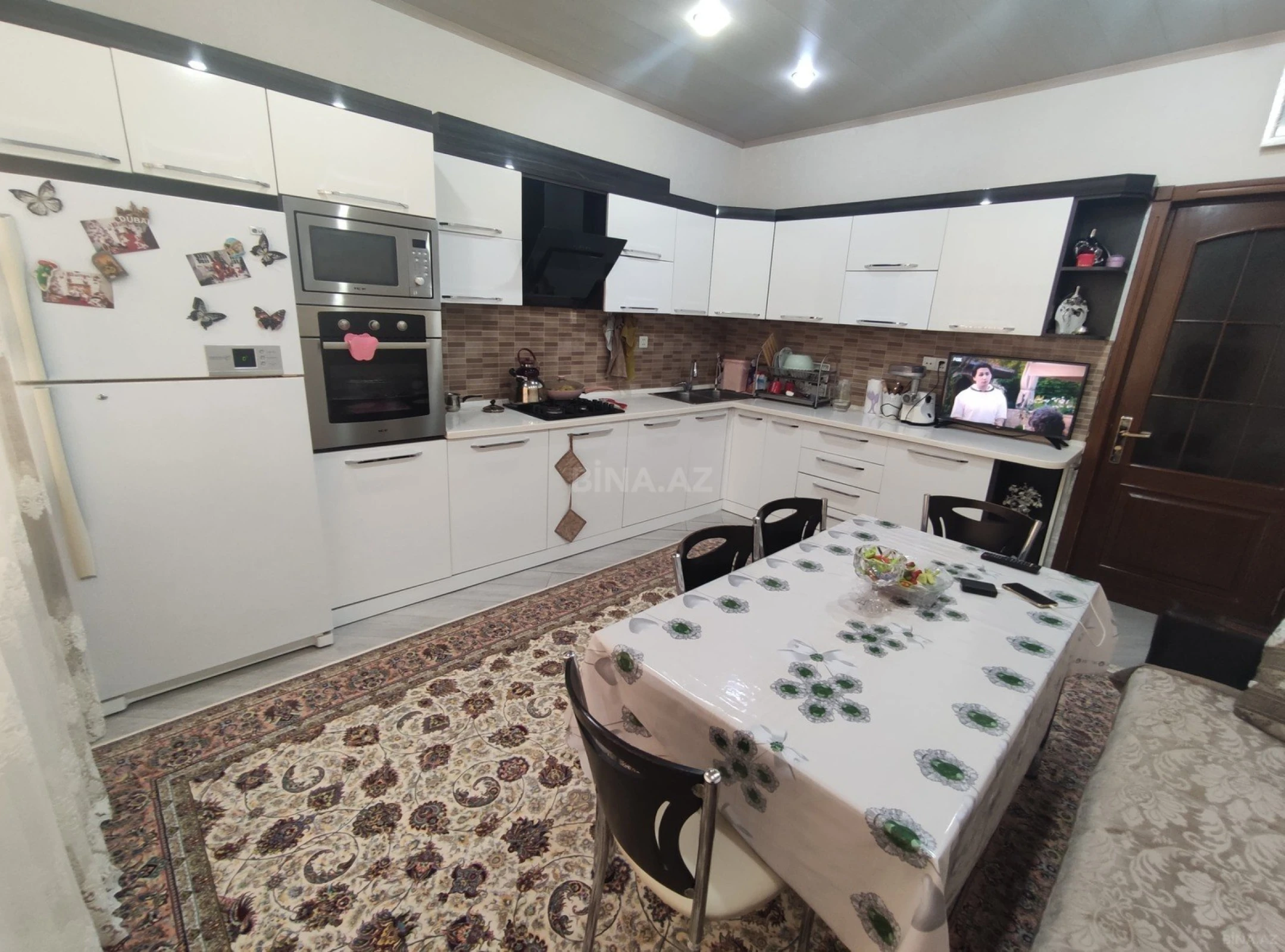 Satılır 3 otaqlı mənzil 165 m²
