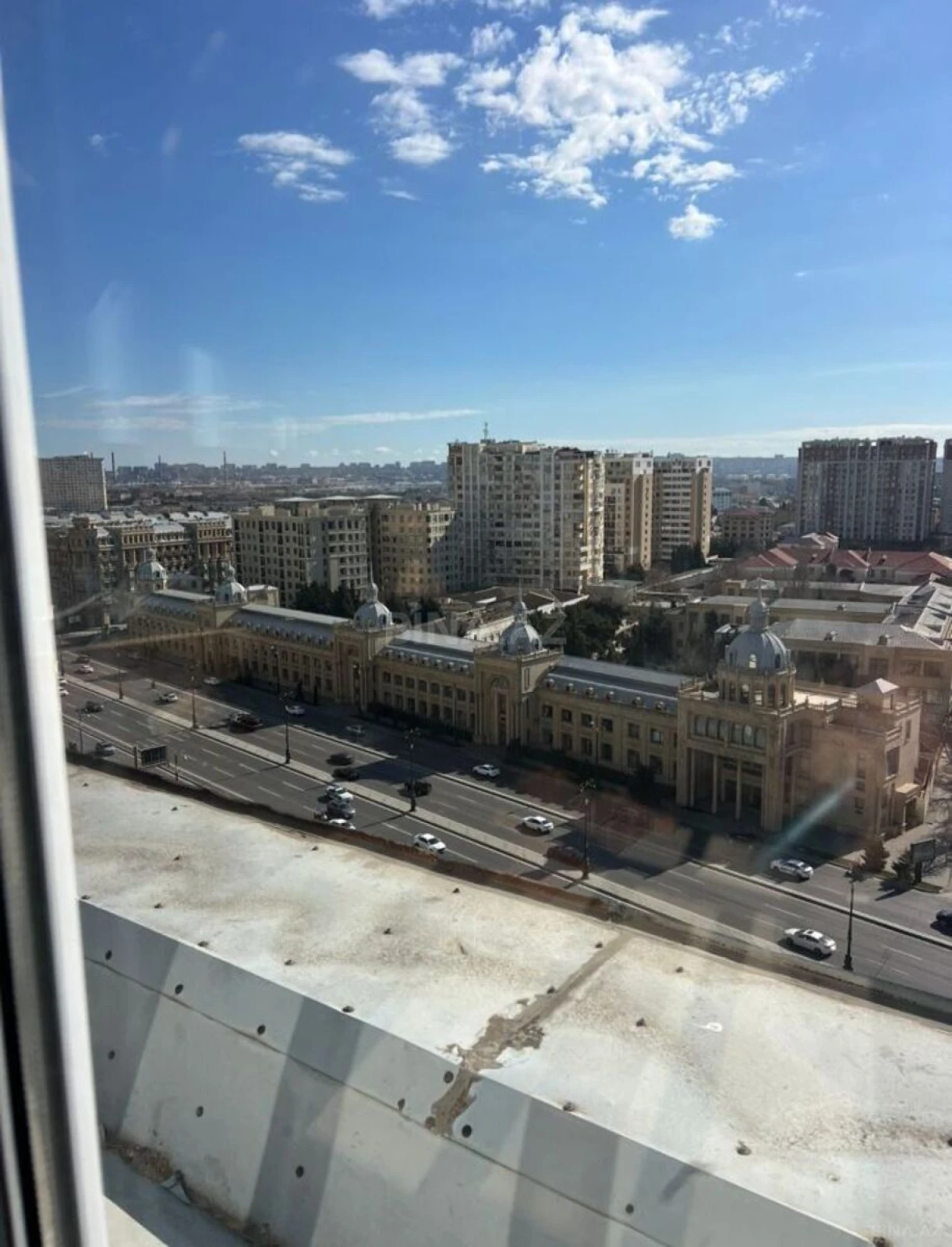 Satılır 2 otaqlı mənzil 73 m²