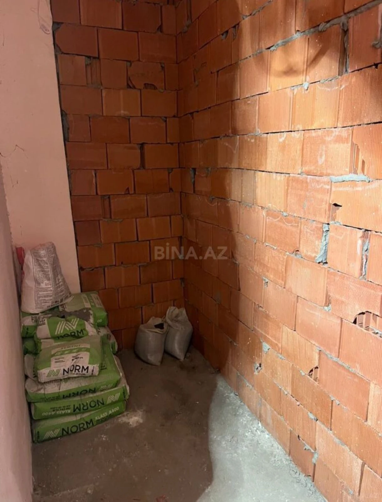 Satılır 2 otaqlı mənzil 73 m²