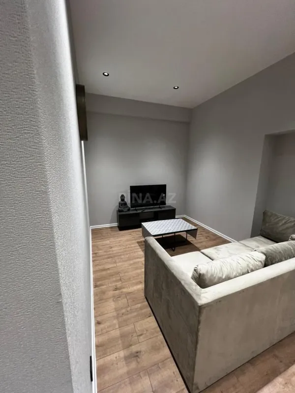 Kirayə verilir 2 otaqlı mənzil 75 m²