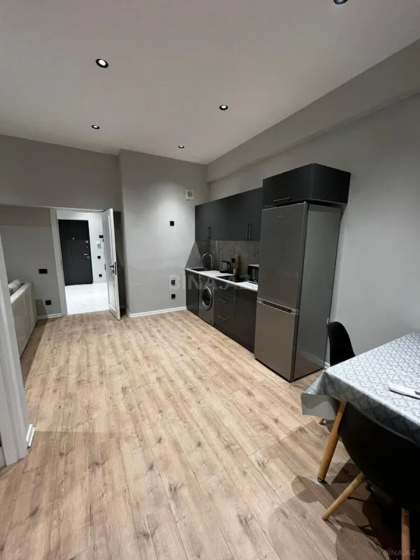 Kirayə verilir 2 otaqlı mənzil 75 m²