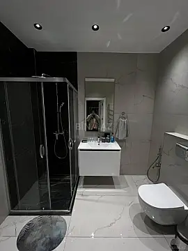 Kirayə verilir 2 otaqlı mənzil 75 m²