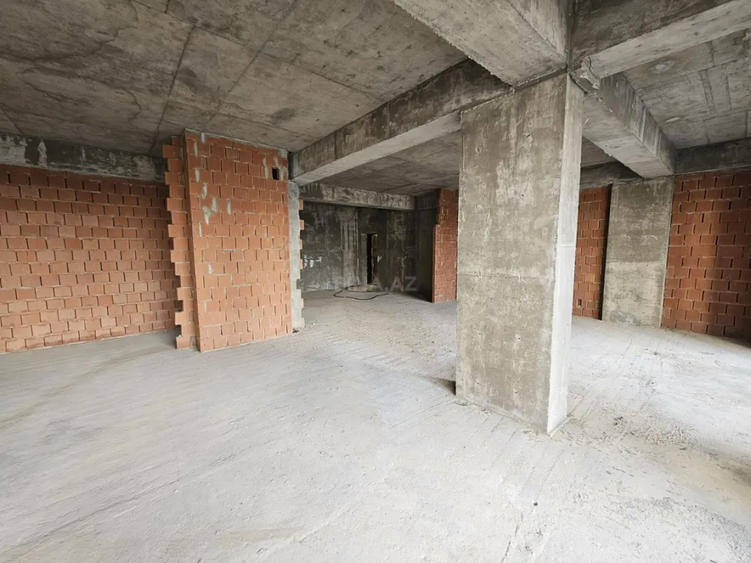 Satılır 4 otaqlı mənzil 172.8 m²