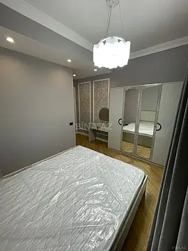 Kirayə verilir 2 otaqlı mənzil 111 m²