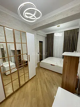 Kirayə verilir 2 otaqlı mənzil 111 m²