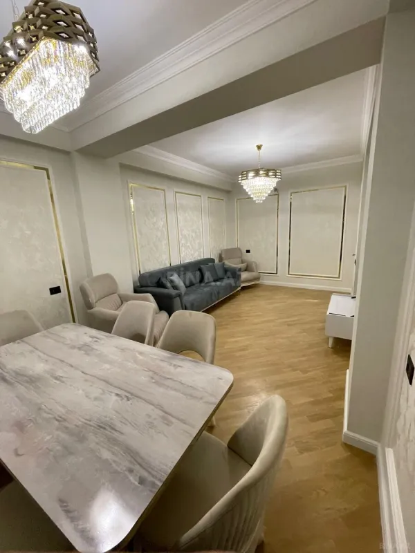 Kirayə verilir 2 otaqlı mənzil 111 m²