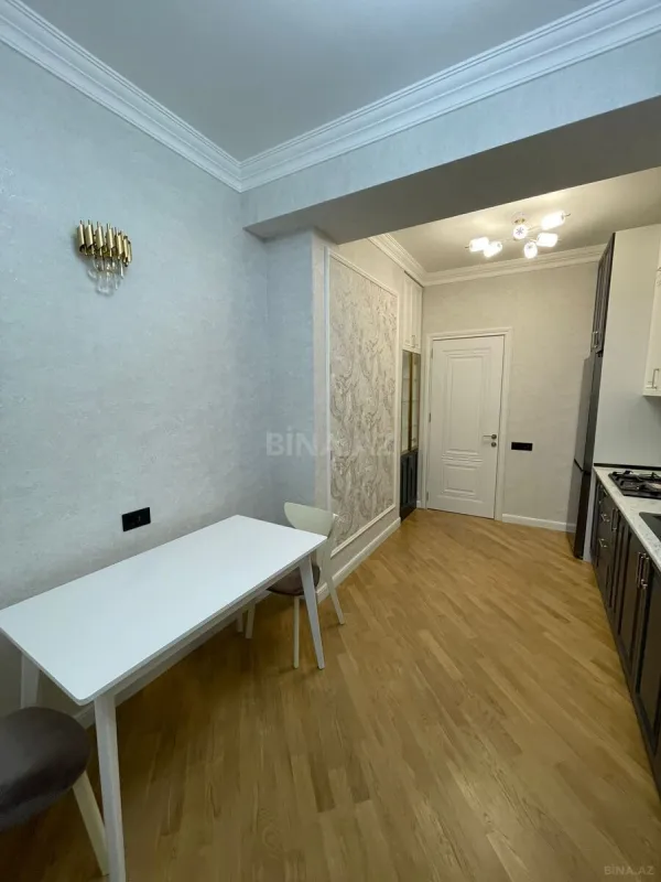 Kirayə verilir 2 otaqlı mənzil 111 m²