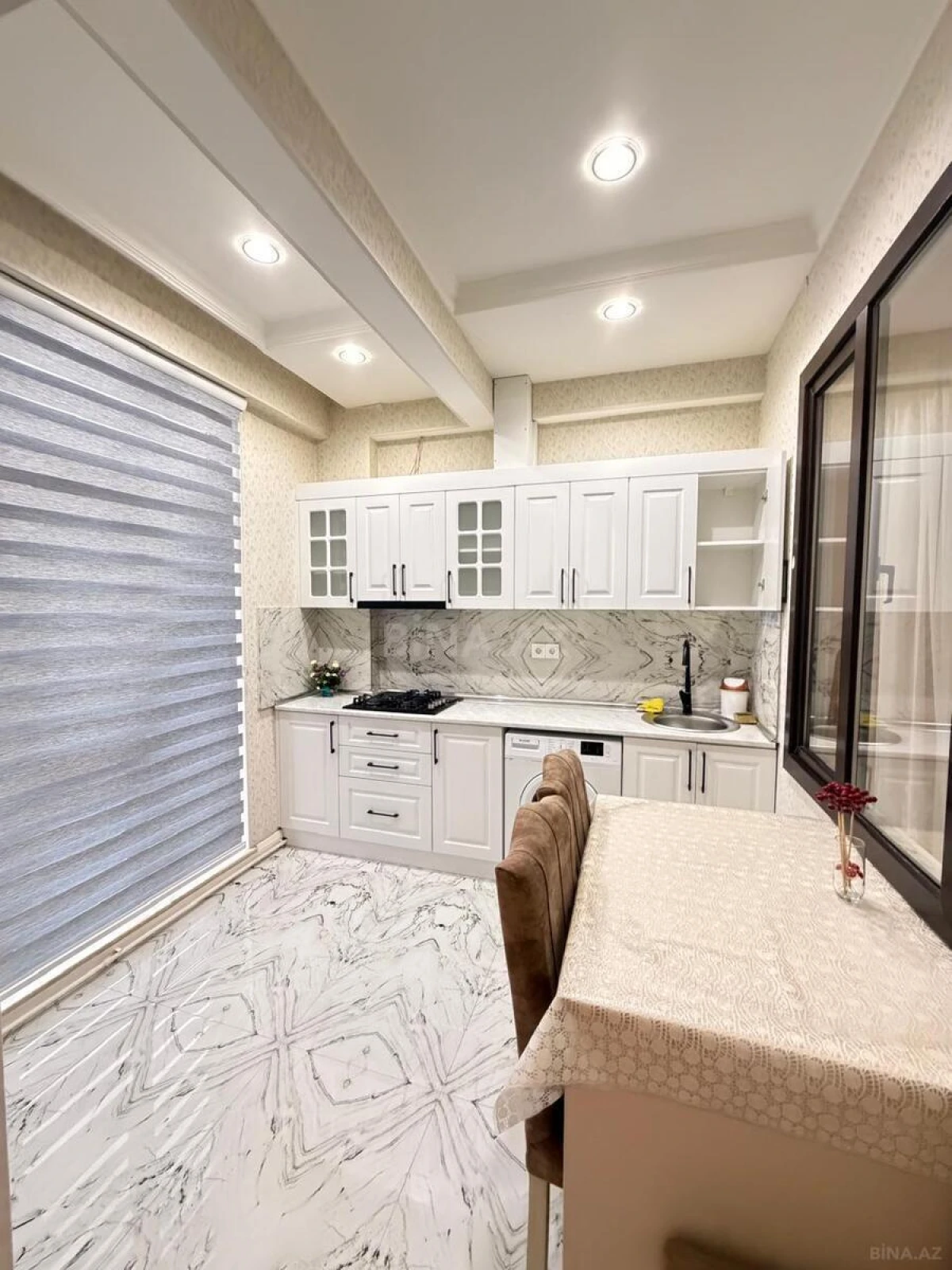 Kirayə verilir 2 otaqlı mənzil 75 m²