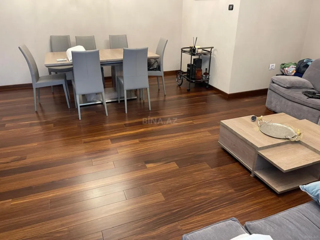 Kirayə verilir 4 otaqlı mənzil 193 m²