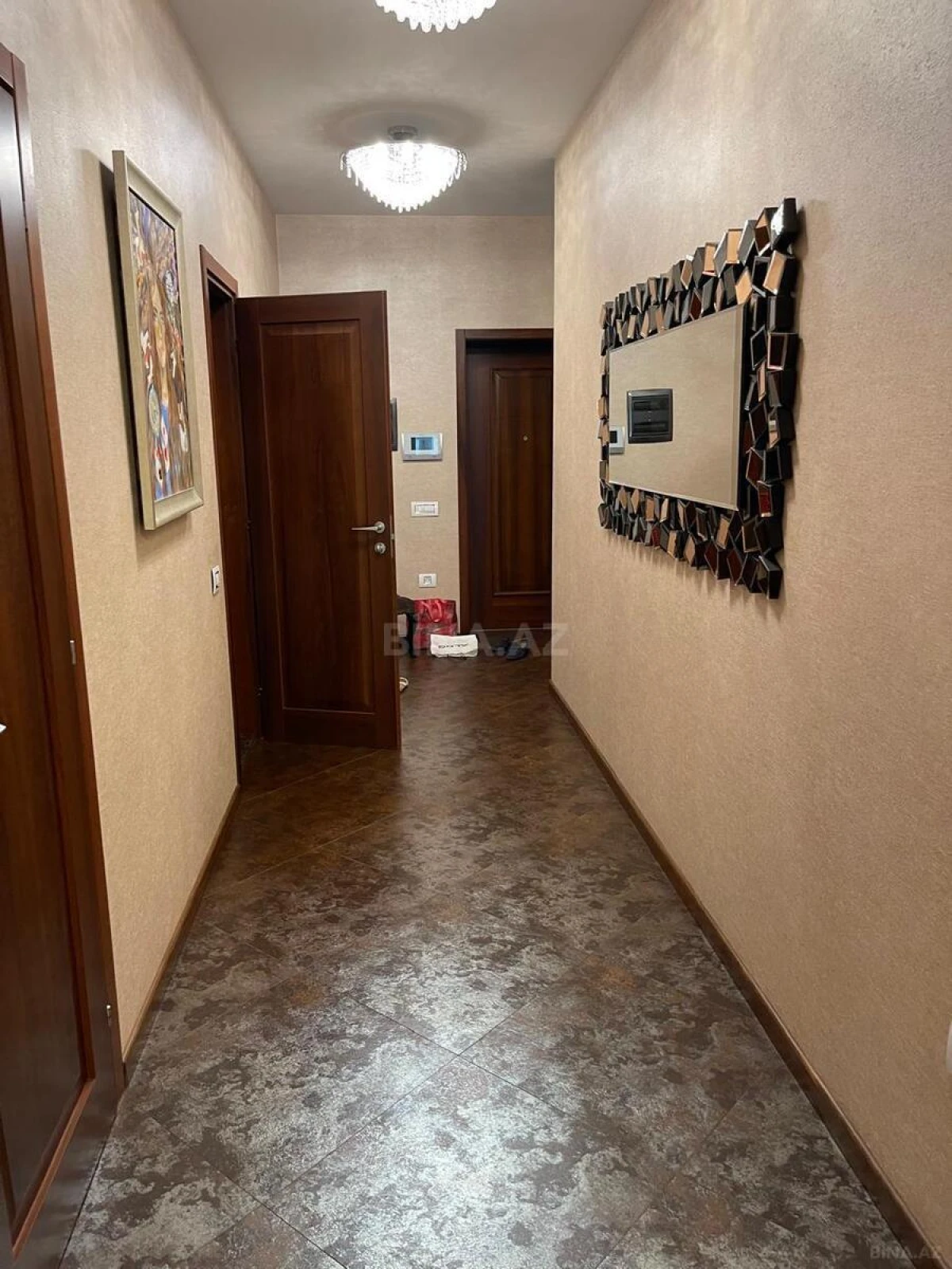 Kirayə verilir 4 otaqlı mənzil 193 m²