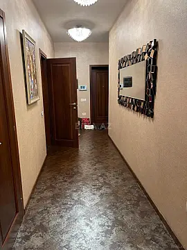 Kirayə verilir 4 otaqlı mənzil 193 m²