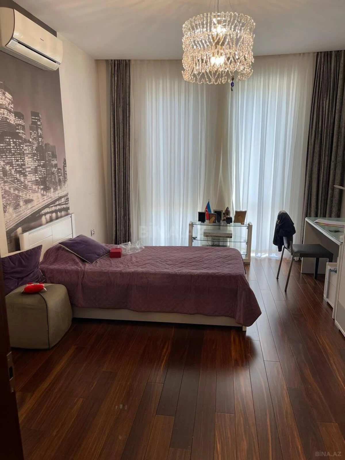 Kirayə verilir 4 otaqlı mənzil 193 m²