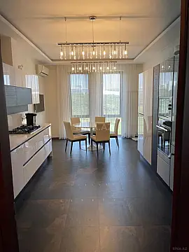 Kirayə verilir 4 otaqlı mənzil 193 m²