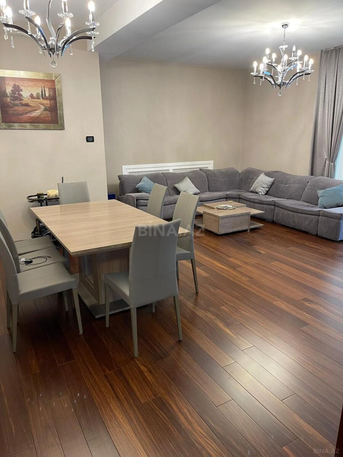 Kirayə verilir 4 otaqlı mənzil 193 m²