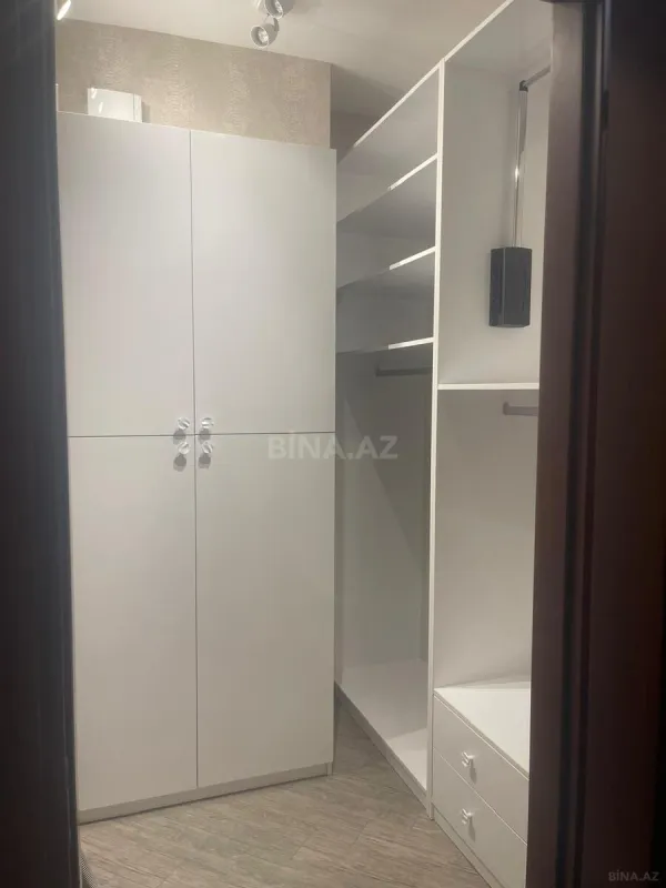 Kirayə verilir 4 otaqlı mənzil 193 m²