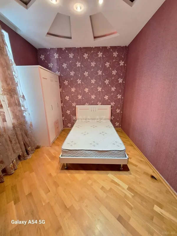 Kirayə verilir 5 otaqlı mənzil 160 m²