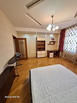 Kirayə verilir 5 otaqlı mənzil 160 m²