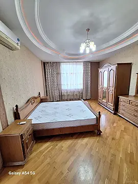 Kirayə verilir 5 otaqlı mənzil 160 m²