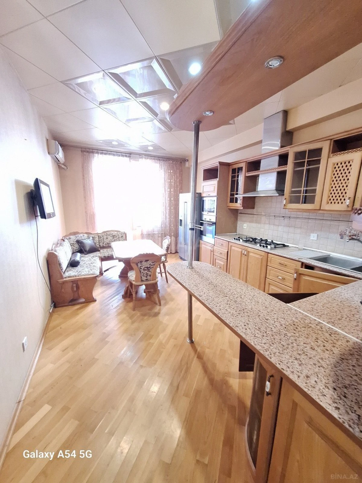 Kirayə verilir 5 otaqlı mənzil 160 m²