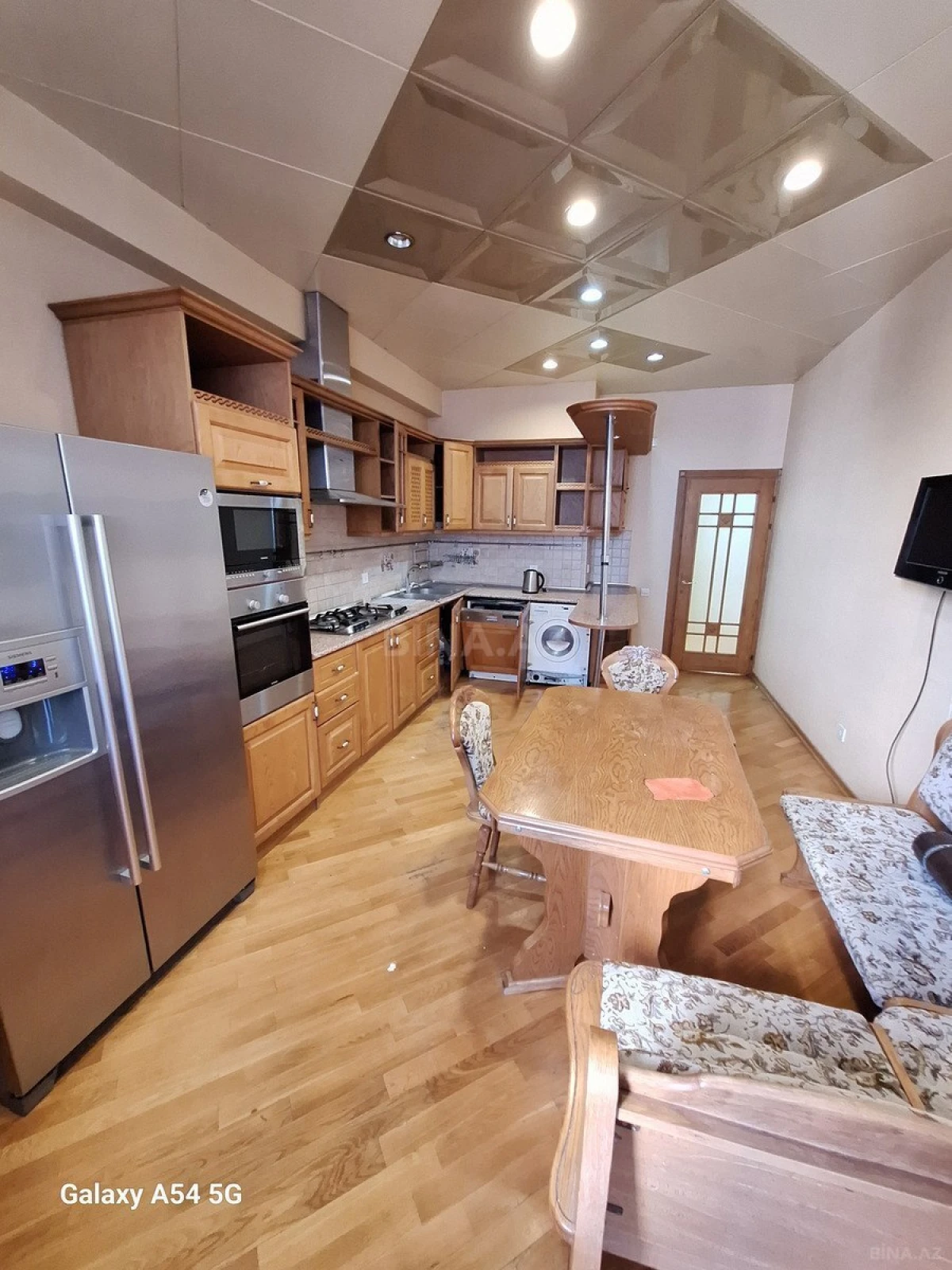 Kirayə verilir 5 otaqlı mənzil 160 m²